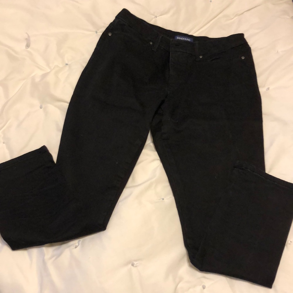 Black Capri jeans